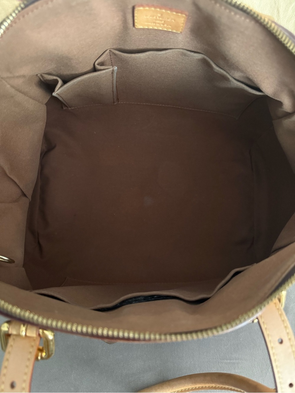 Louis Vuitton Tivoli GM Monogram Canvas Satchel with Natural Vachetta Handle - Picture 10 of 14